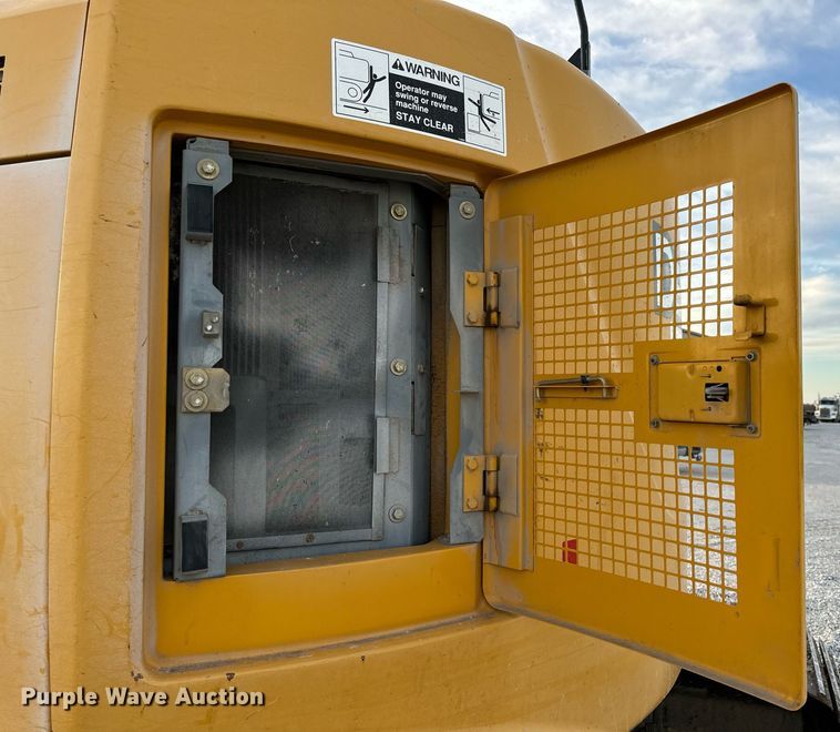 image for item DL4380 2013 John Deere 245G LC excavator