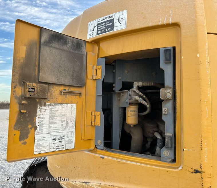 image for item DL4380 2013 John Deere 245G LC excavator