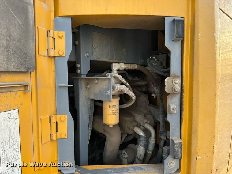 image for item DL4380 2013 John Deere 245G LC excavator