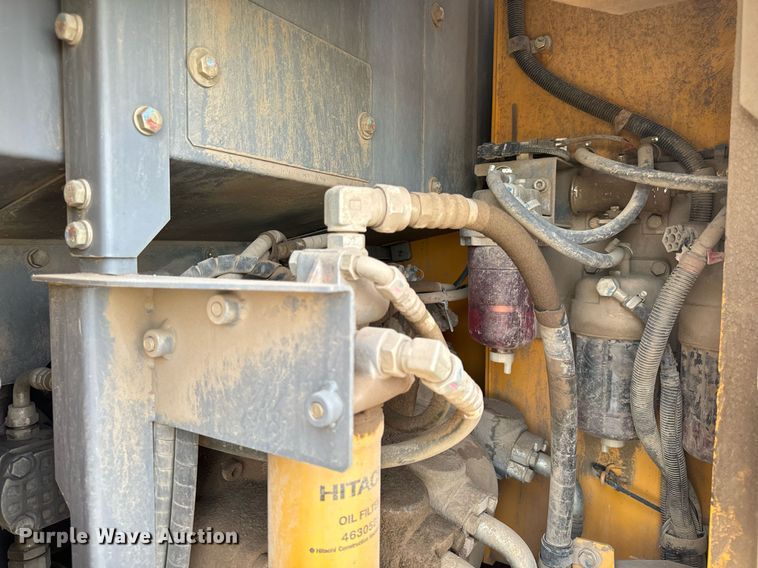 image for item DL4380 2013 John Deere 245G LC excavator