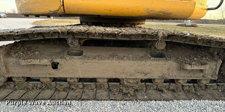 image for item DL4380 2013 John Deere 245G LC excavator