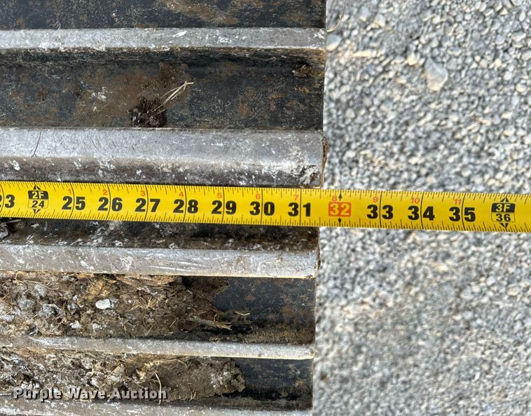 image for item DL4380 2013 John Deere 245G LC excavator