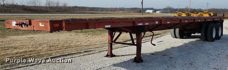 image for item DL4388 1972 Fontaine flatbed trailer