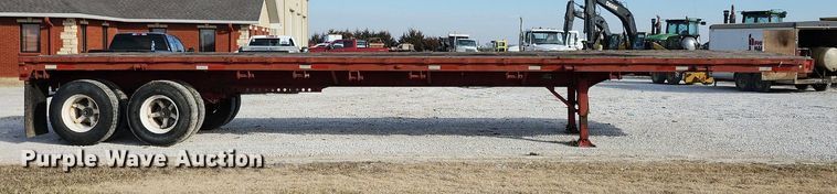 image for item DL4388 1972 Fontaine flatbed trailer