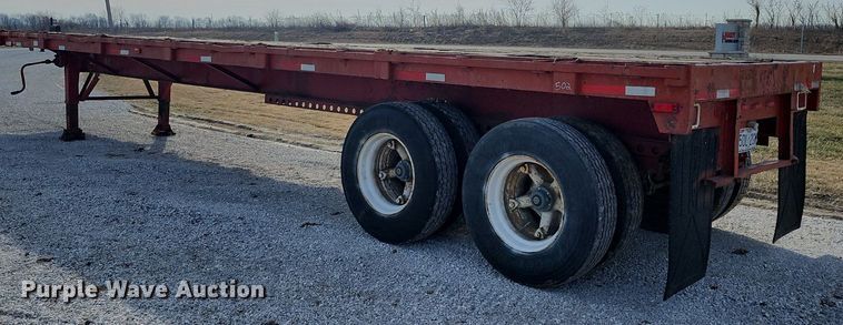 image for item DL4388 1972 Fontaine flatbed trailer