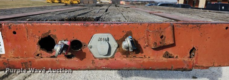 image for item DL4388 1972 Fontaine flatbed trailer