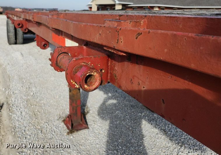 image for item DL4388 1972 Fontaine flatbed trailer