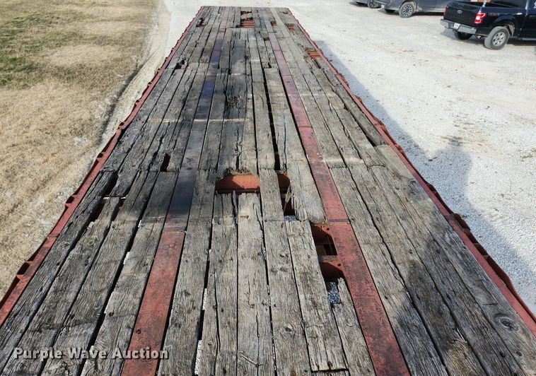 image for item DL4388 1972 Fontaine flatbed trailer