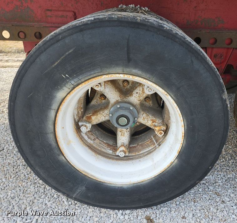 image for item DL4388 1972 Fontaine flatbed trailer