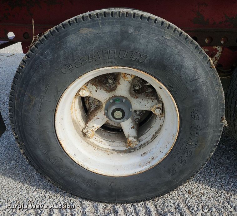 image for item DL4388 1972 Fontaine flatbed trailer