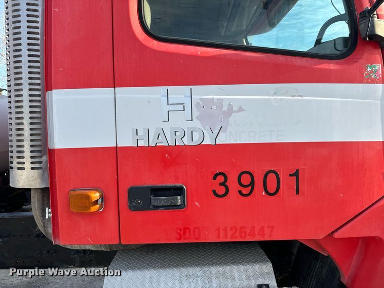 image for item DL4391 2006 Volvo  VHD ready mix truck