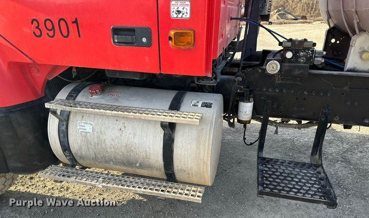 image for item DL4391 2006 Volvo  VHD ready mix truck