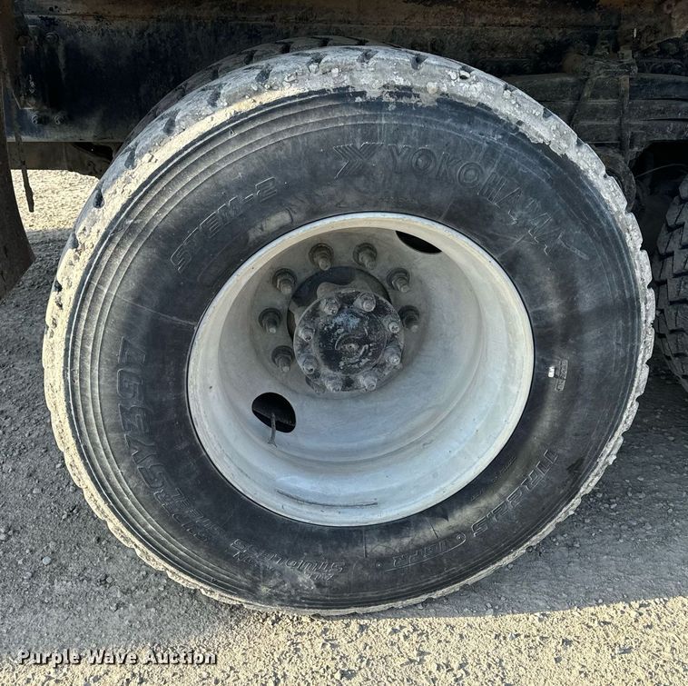 image for item DL4391 2006 Volvo  VHD ready mix truck