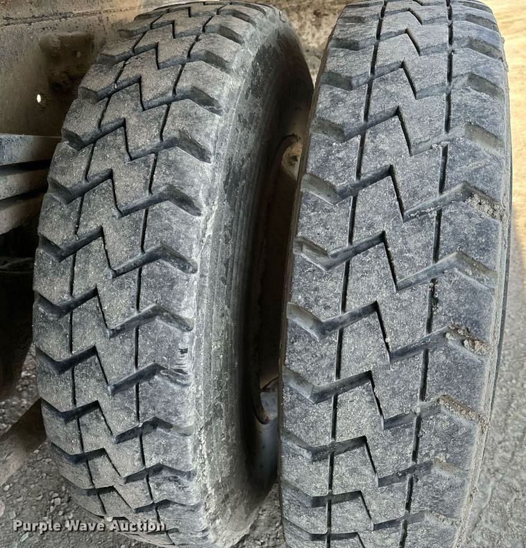 image for item DL4391 2006 Volvo  VHD ready mix truck