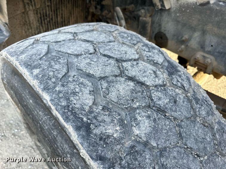 image for item DL4391 2006 Volvo  VHD ready mix truck