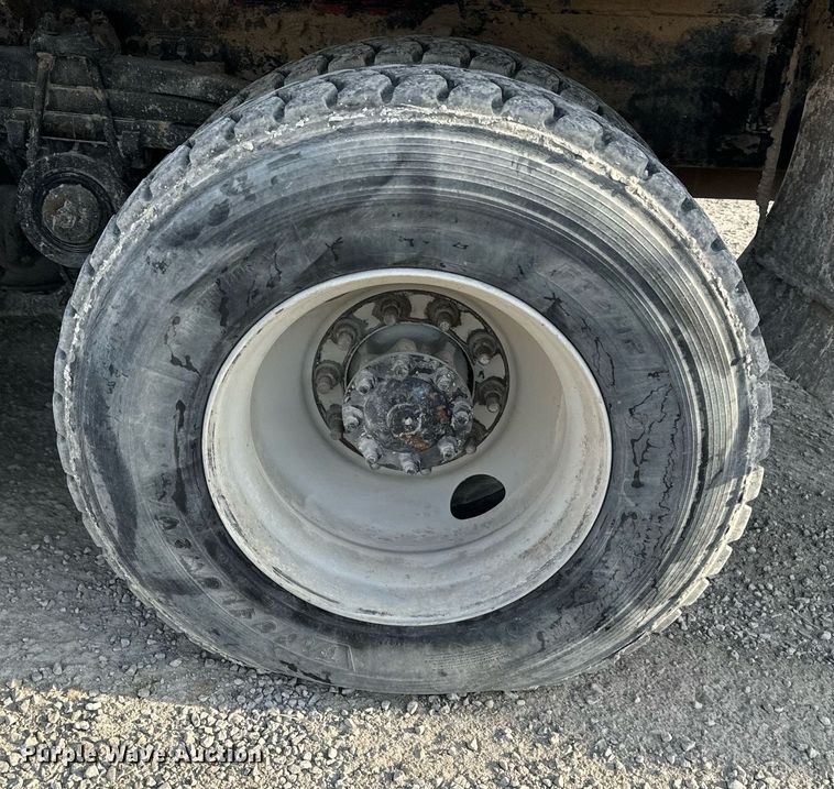 image for item DL4391 2006 Volvo  VHD ready mix truck