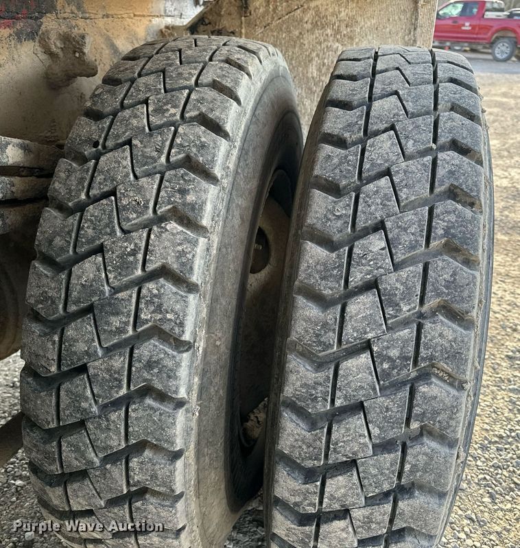 image for item DL4391 2006 Volvo  VHD ready mix truck