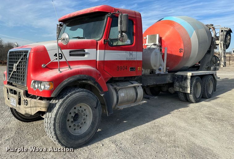 image for item DL4392 2006 Volvo  VHD ready mix truck