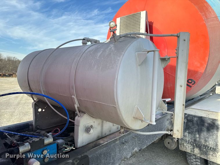 image for item DL4392 2006 Volvo  VHD ready mix truck