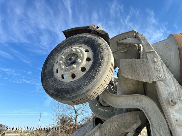 image for item DL4392 2006 Volvo  VHD ready mix truck