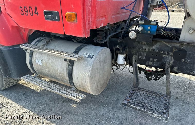 image for item DL4392 2006 Volvo  VHD ready mix truck