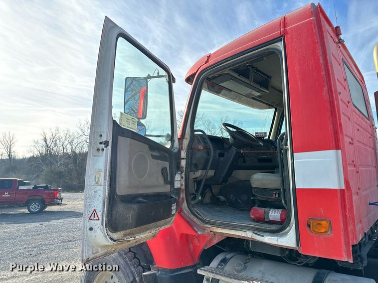 image for item DL4392 2006 Volvo  VHD ready mix truck