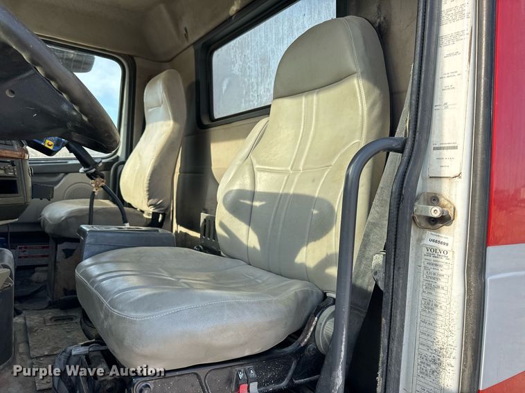 image for item DL4392 2006 Volvo  VHD ready mix truck