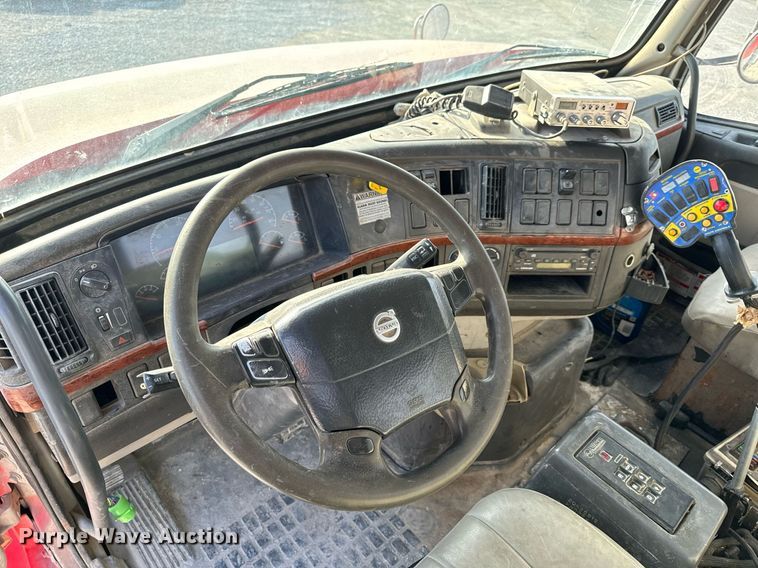 image for item DL4392 2006 Volvo  VHD ready mix truck