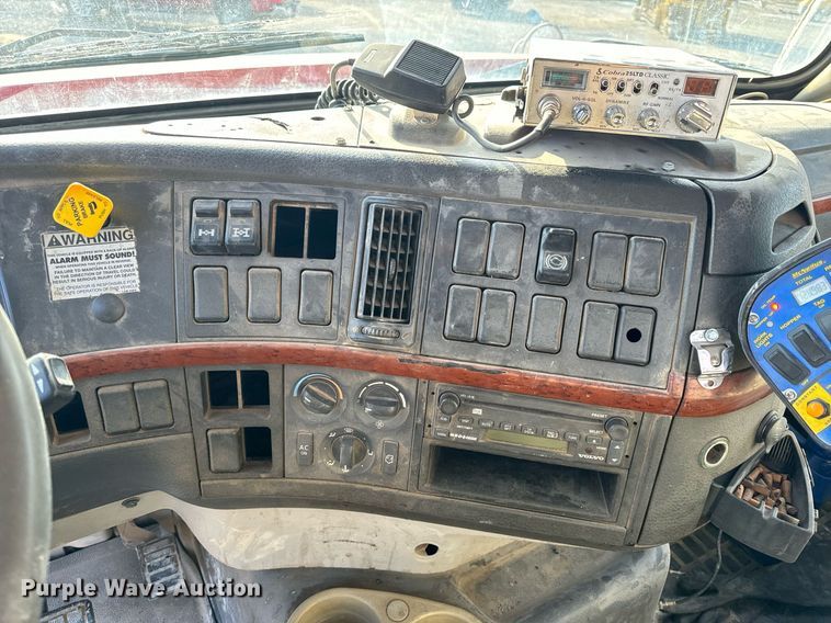 image for item DL4392 2006 Volvo  VHD ready mix truck