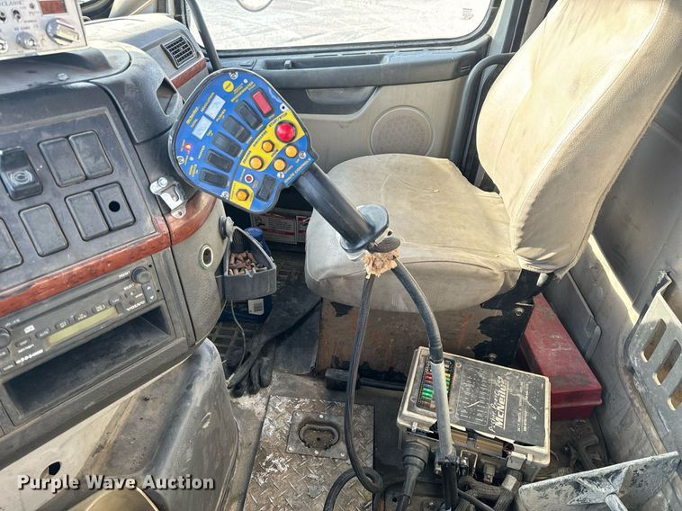 image for item DL4392 2006 Volvo  VHD ready mix truck