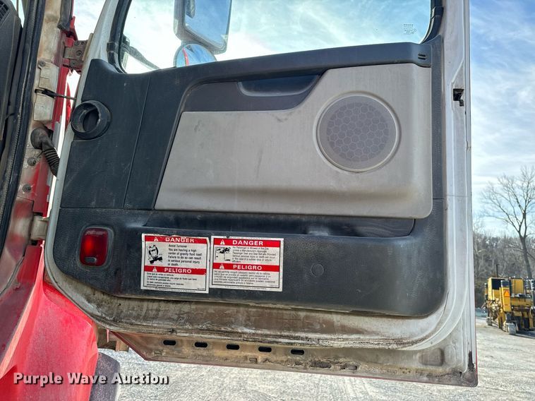 image for item DL4392 2006 Volvo  VHD ready mix truck