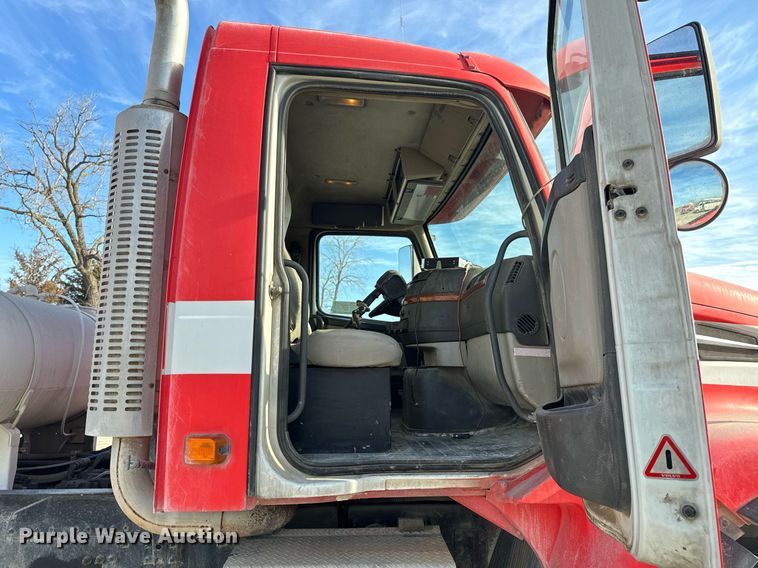 image for item DL4392 2006 Volvo  VHD ready mix truck