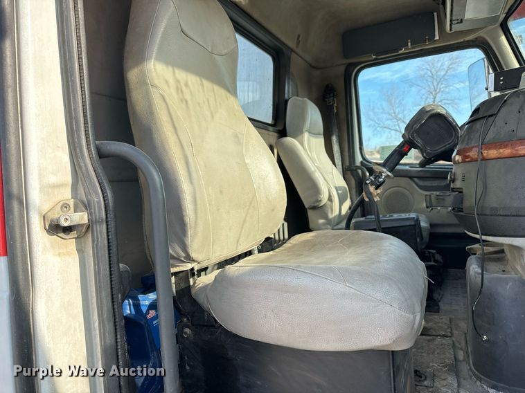 image for item DL4392 2006 Volvo  VHD ready mix truck