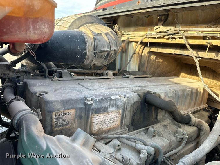 image for item DL4392 2006 Volvo  VHD ready mix truck