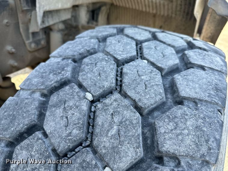 image for item DL4392 2006 Volvo  VHD ready mix truck