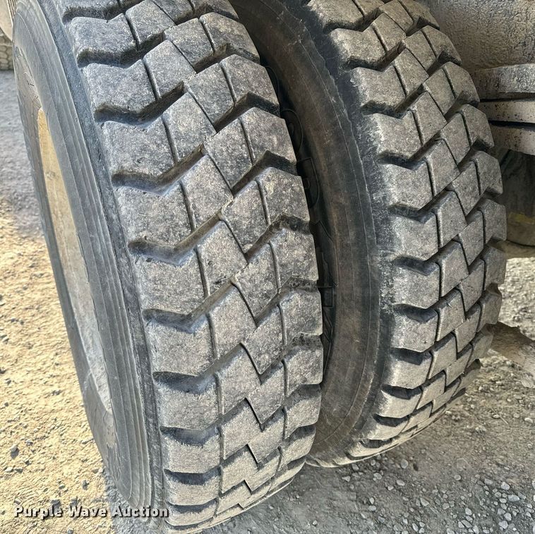 image for item DL4392 2006 Volvo  VHD ready mix truck