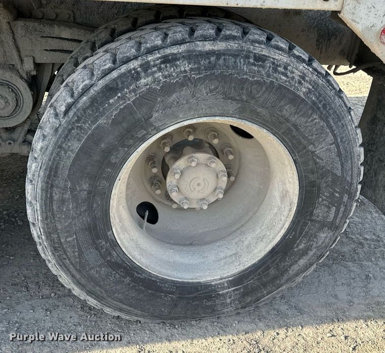 image for item DL4392 2006 Volvo  VHD ready mix truck