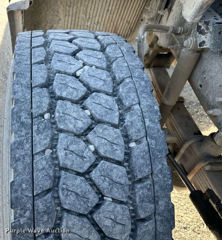 image for item DL4392 2006 Volvo  VHD ready mix truck