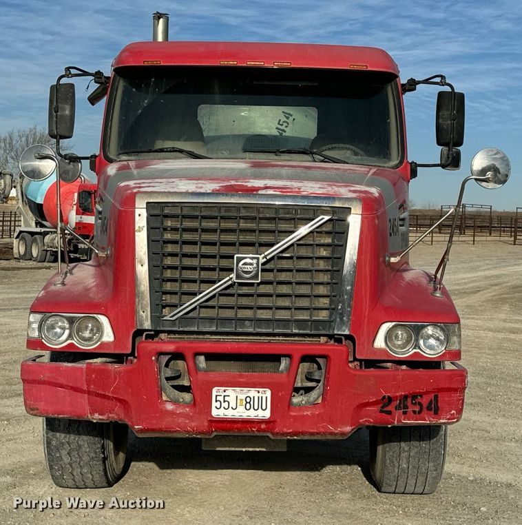 image for item DL4393 2005 Volvo  VHD ready mix truck