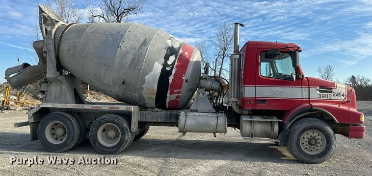 image for item DL4393 2005 Volvo  VHD ready mix truck