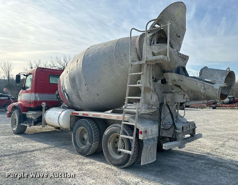 image for item DL4393 2005 Volvo  VHD ready mix truck