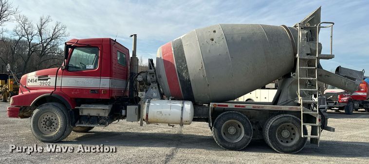image for item DL4393 2005 Volvo  VHD ready mix truck