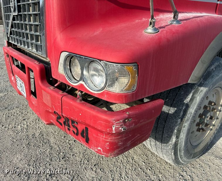 image for item DL4393 2005 Volvo  VHD ready mix truck