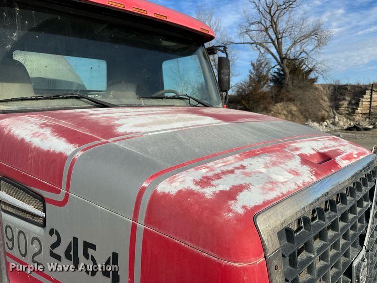 image for item DL4393 2005 Volvo  VHD ready mix truck