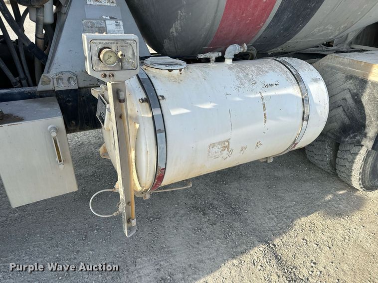 image for item DL4393 2005 Volvo  VHD ready mix truck