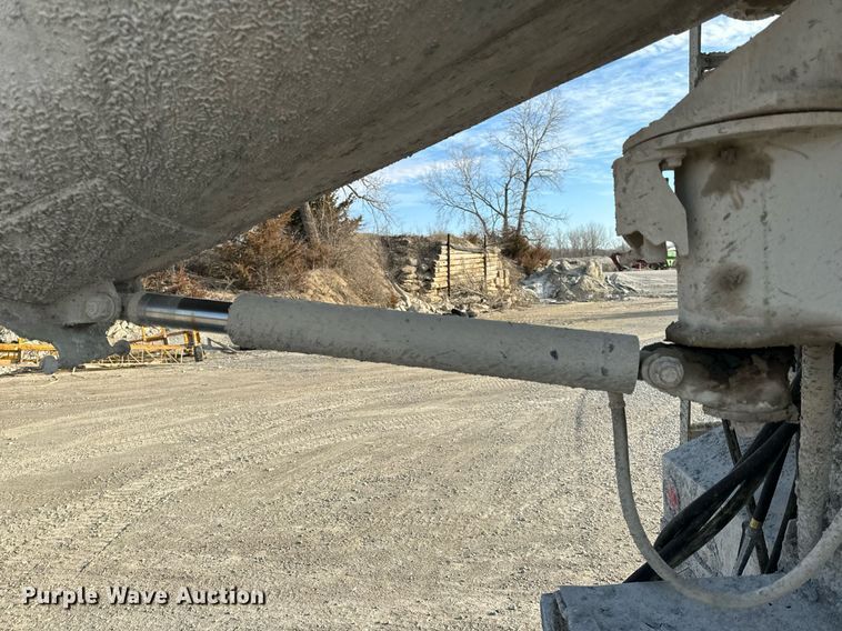 image for item DL4393 2005 Volvo  VHD ready mix truck