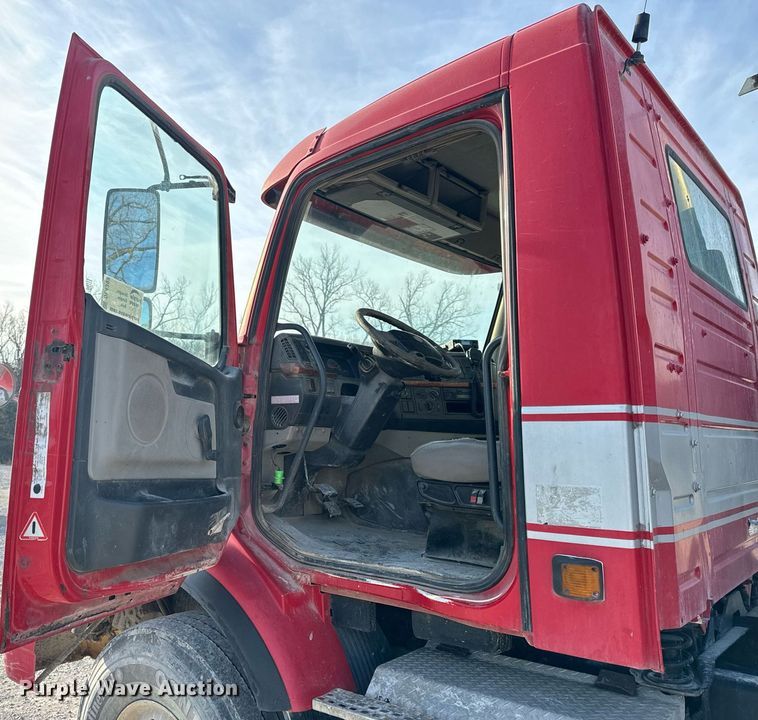 image for item DL4393 2005 Volvo  VHD ready mix truck