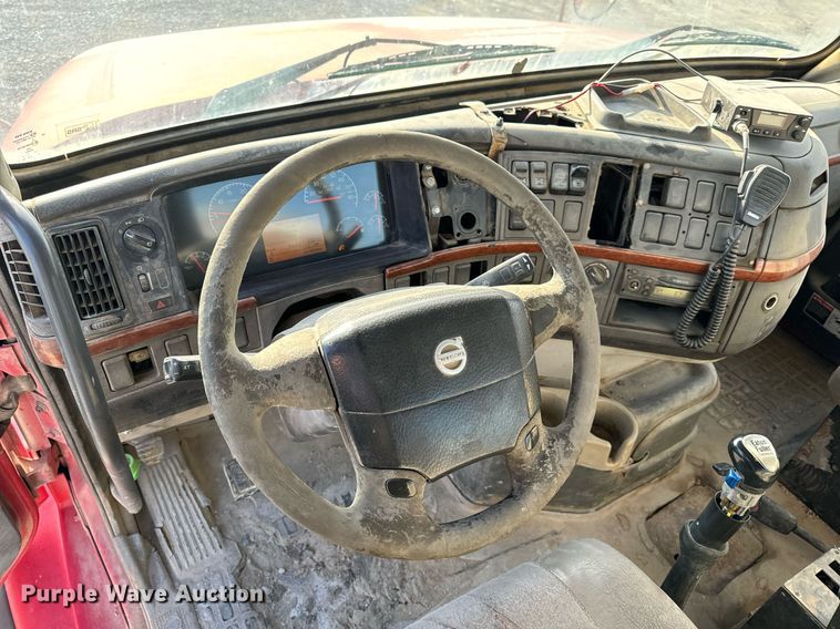 image for item DL4393 2005 Volvo  VHD ready mix truck