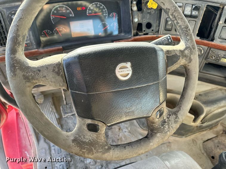 image for item DL4393 2005 Volvo  VHD ready mix truck