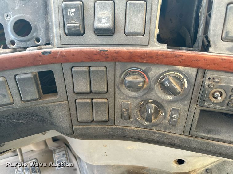 image for item DL4393 2005 Volvo  VHD ready mix truck